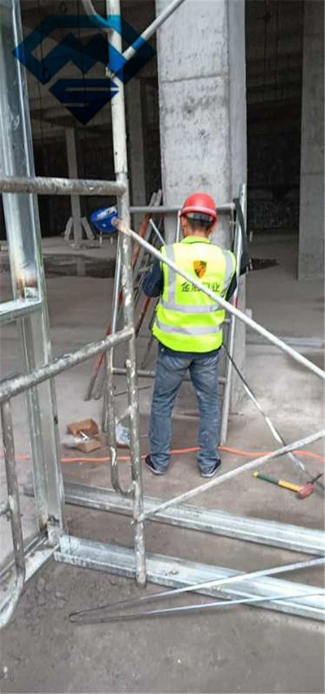 <a href='/html/http:/' target='_blank'>防爆墙</a>施工现场